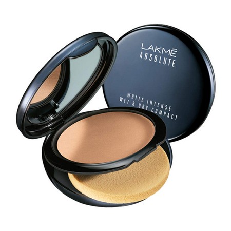 Lakme Absolute White Intense Wet and Dry Compact Almond Honey 9 grams
